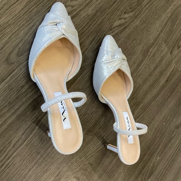 New like condition never worn Nina Nemera Pointed Toe Mule all occasion heels. - Picture 4 of 8